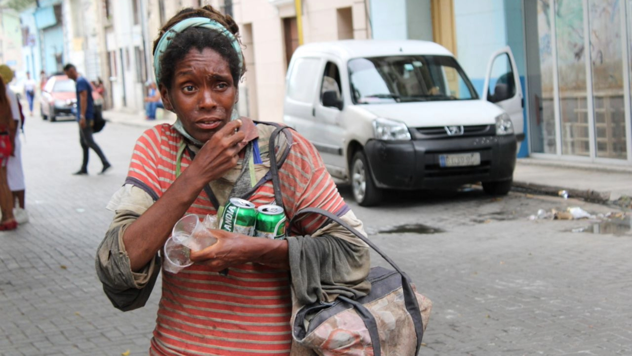 Una mujer en Cuba.