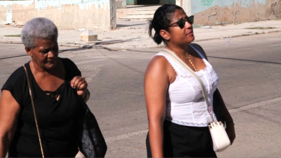 Dos mujeres en Cuba.