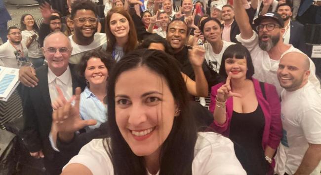 Rosa María Payá (primer plano) y Norges Rodríguez (fondo izq) junto a otros activistas cubanos.