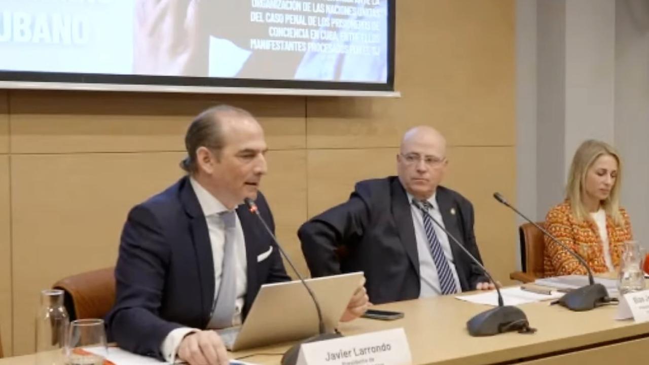 Javier Larrondo, presidente de Prisoners Defenders, al exponer la denuncia presentada ante la ONU en julio de 2023.