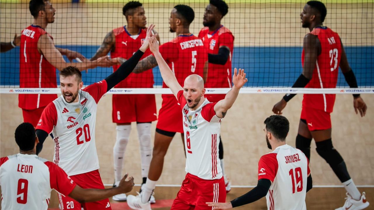 Momento del partido de voleibol entre Cuba y Polonia en la Liga de Naciones.