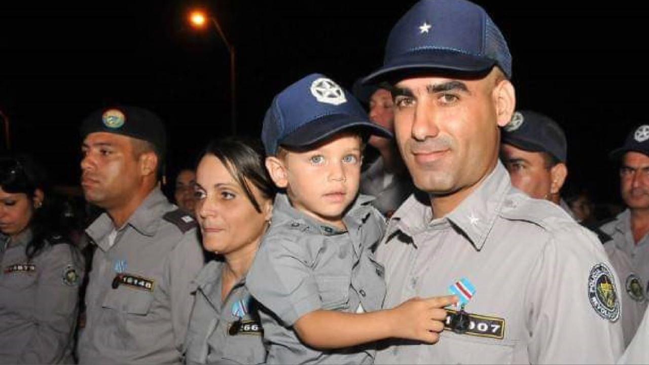 Policías cubanos.