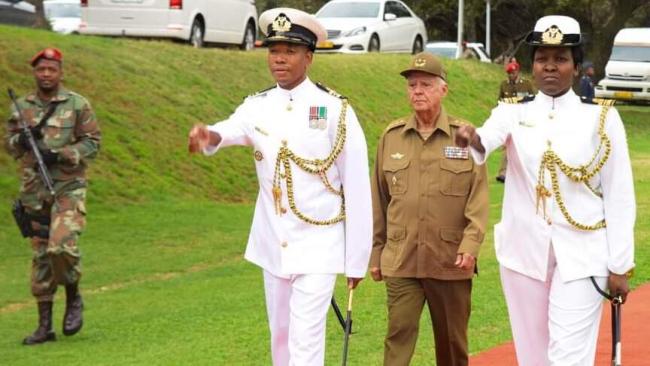 Joaquín Quinta Sola durante una parada militar en Sudáfrica.