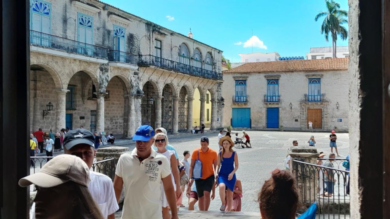 Un grupo de turistas en La Habana.