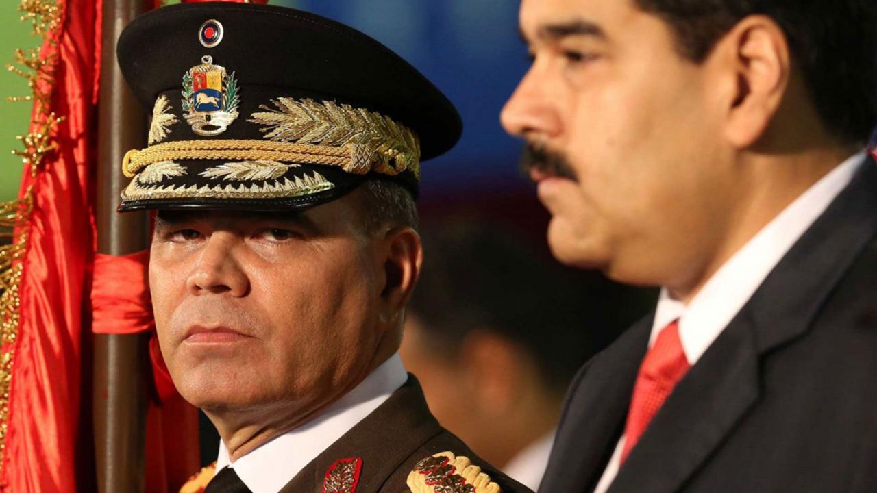 Vladimir Padrino y Nicolás Maduro.