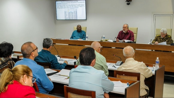 Reunión del primer ministro cubano, Manuel Marrero Cruz, con los gobernadores de las provincias.