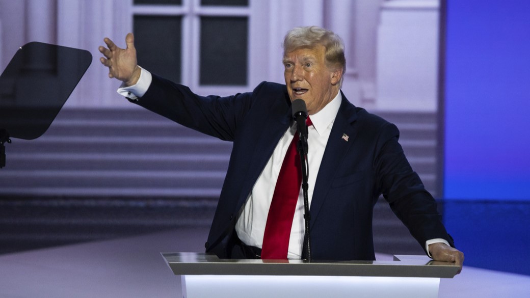 Trump habla durante la última noche de la Convención Nacional Republicana en Milwaukee. 