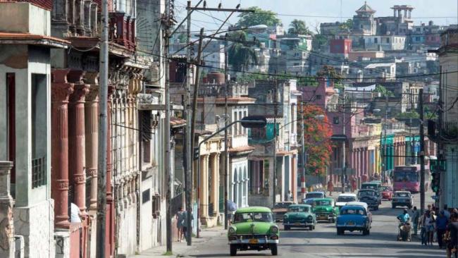 Calzada de Diez de Octubre, La Habana. 