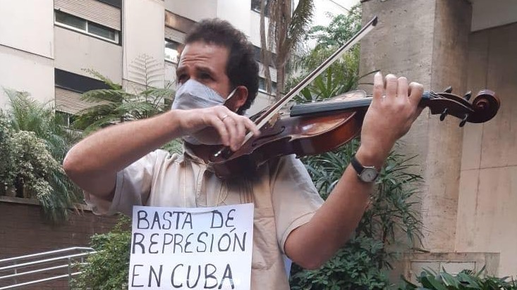 El violinista cubano Luis Alberto Mariño.