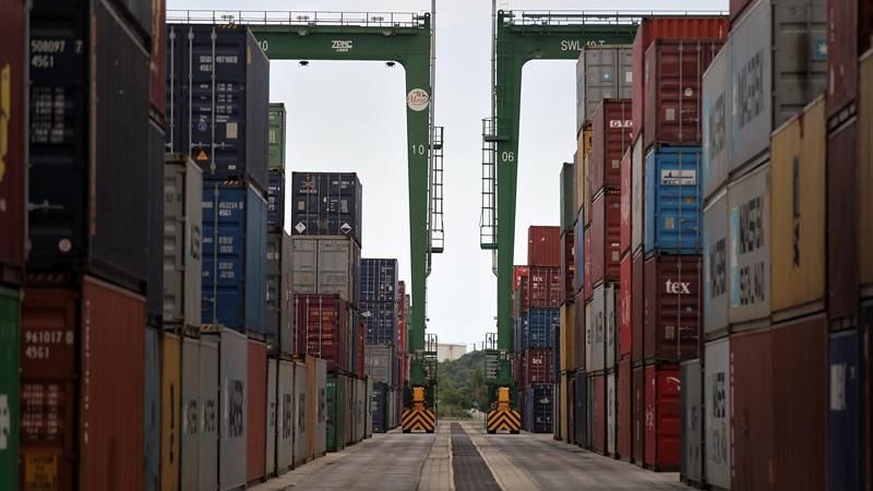 Contenedores en el puerto del Mariel.